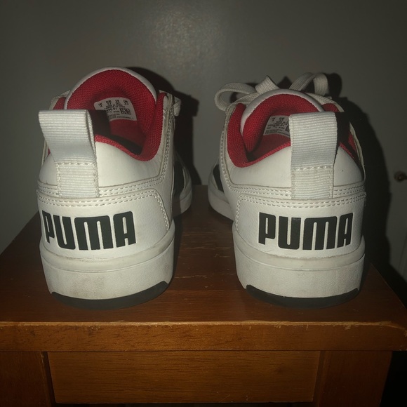 Women’s/Kids white/red/black Pumas - Picture 6 of 8